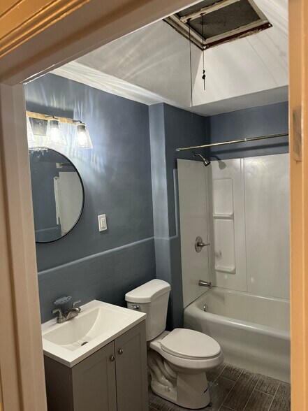 Building Photo - 6527 Guyer Ave