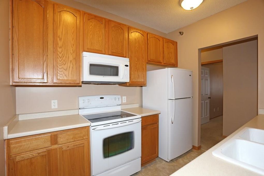 Building Photo - 2323 E Porter Avenue #86