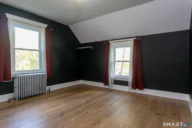 Building Photo - 101 Laurel St