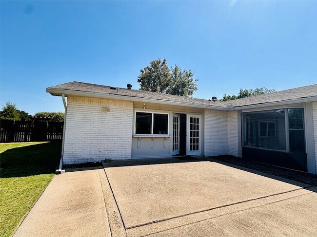 Building Photo - 1533 W Spring Creek Pkwy