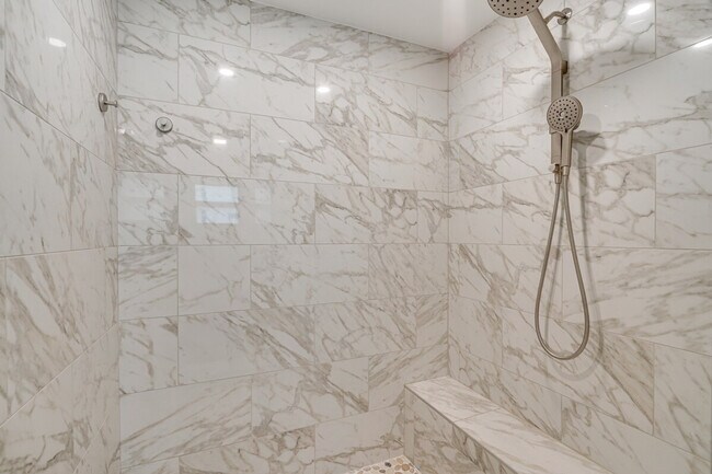 Building Photo - 11599 Island Ave