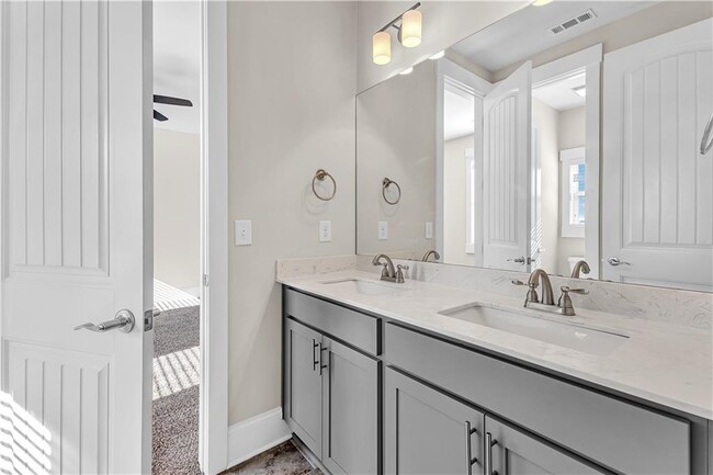 Building Photo - 212 Blue Point Pkwy