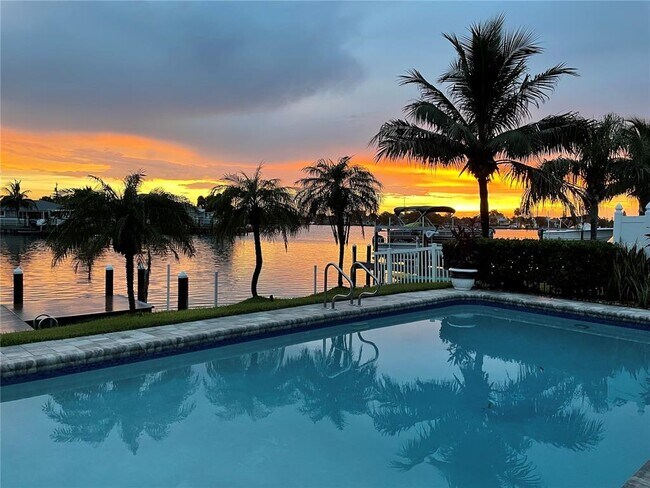 Building Photo - 6440 3rd Palm Point