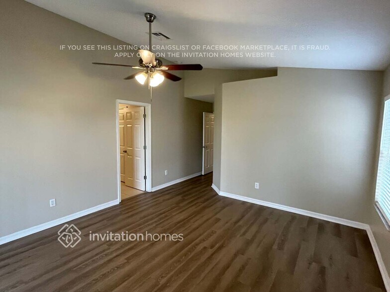 Building Photo - 459 Lancer Oak Dr