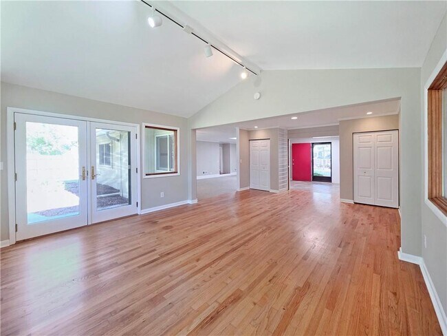 Building Photo - 1273 Murdock Rd