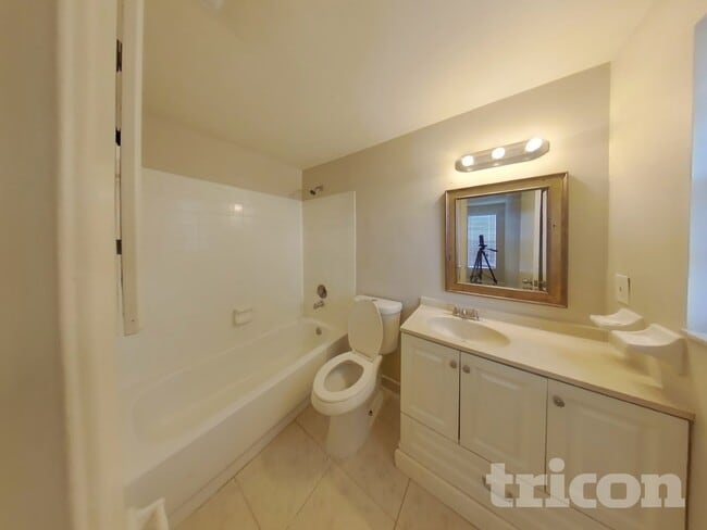 Building Photo - 907 Briarcliff Dr