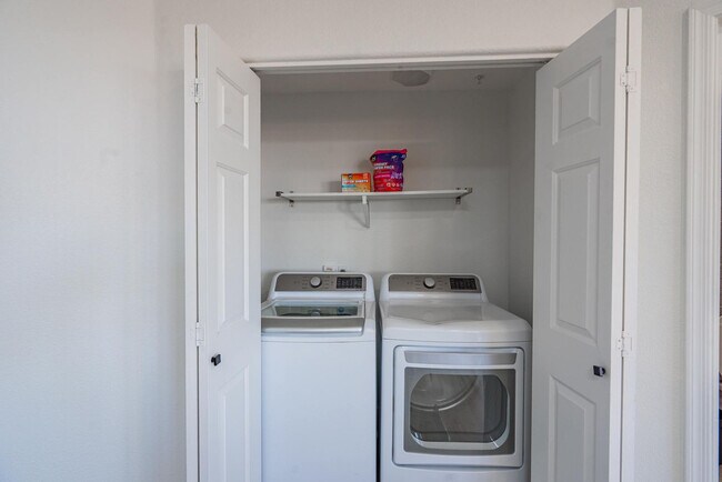 Building Photo - 6610 N 93rd Ave