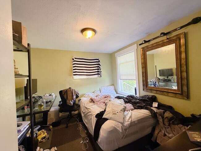 Building Photo - Pre-leasing - 6Bd/3Ba