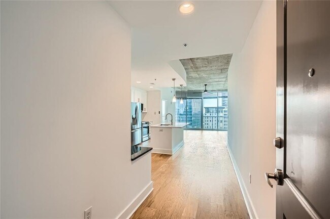 Building Photo - 950 W Peachtree St NW