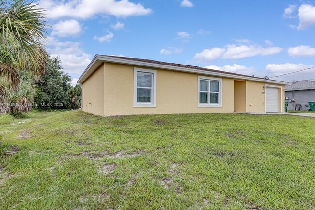 Building Photo - 2069 Detroit Dr