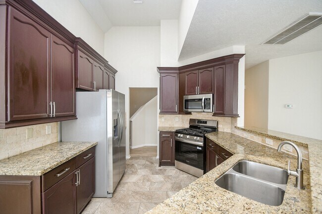 Building Photo - 139 Skycrest Dr