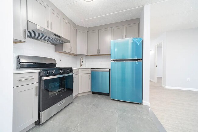 Building Photo - 134-46 Maple Ave