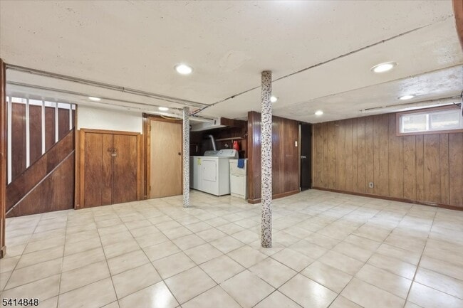 Building Photo - 92 George St