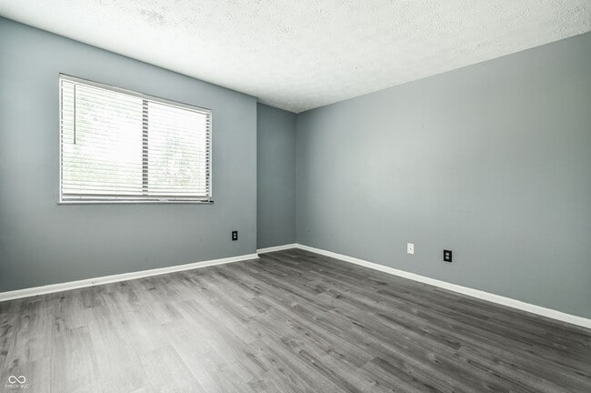 Building Photo - 4351 Village Pkwy Cir W