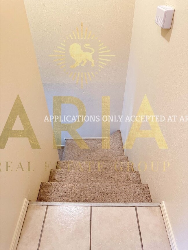 Building Photo - 2 Bed/1.5 Bath Shaded Townhome Close to Ca...