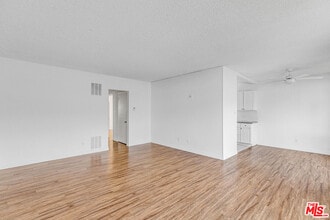 Building Photo - 1800 N Harvard Blvd