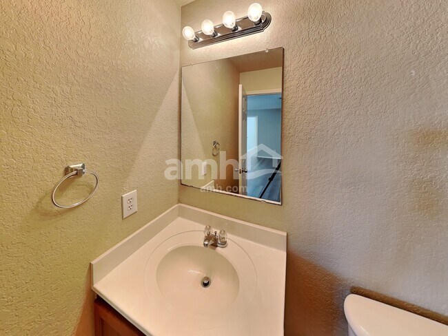 Building Photo - 3739 Hideaway Grn