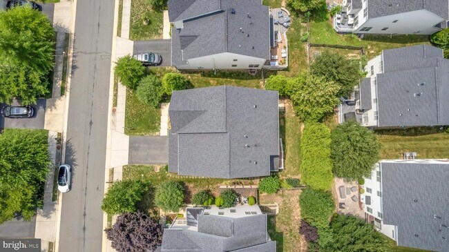 Building Photo - 42706 Chisholm Dr