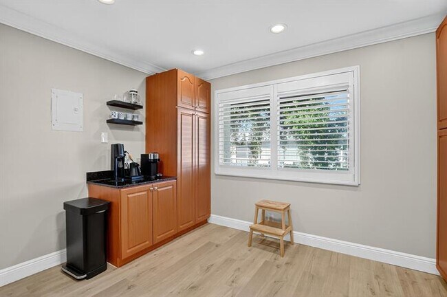 Building Photo - 55 SE 14th St