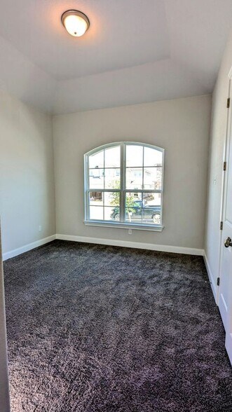 Building Photo - 6931 Comanche Cougar