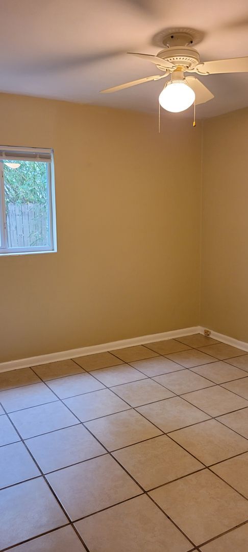 Building Photo - 4/2 (Madison Park) Nice home in quiet neighborhood