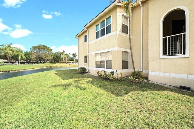 Building Photo - 731 Vista Isles Dr