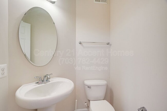 Building Photo - 23515 Forest Haven Way