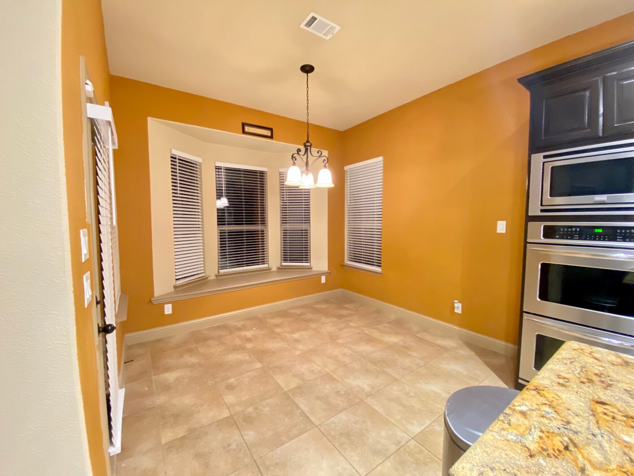 Building Photo - 2752 Waters Edge Dr