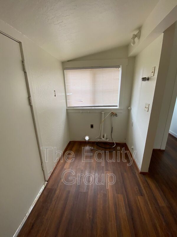 Building Photo - 33297 Rd 162