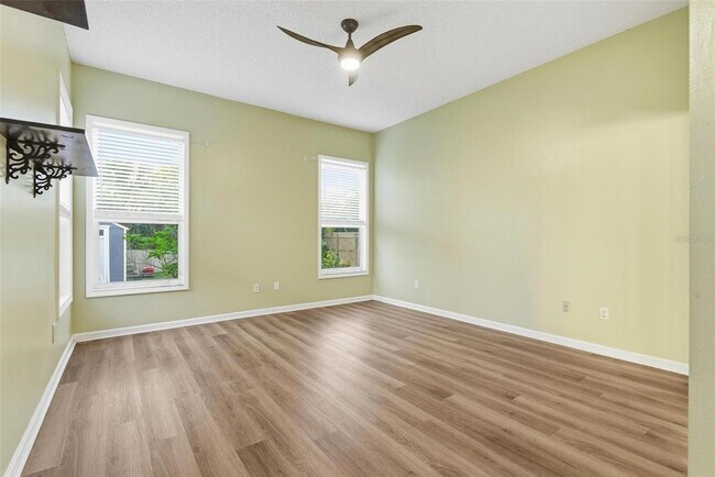 Building Photo - 7 Deerwood St