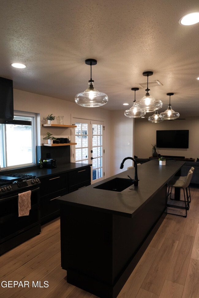 Building Photo - 9001 Lait Dr