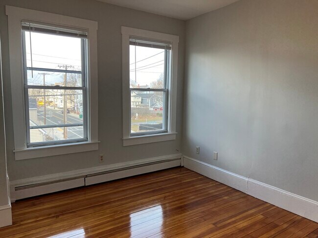 Building Photo - 62 Cottage St