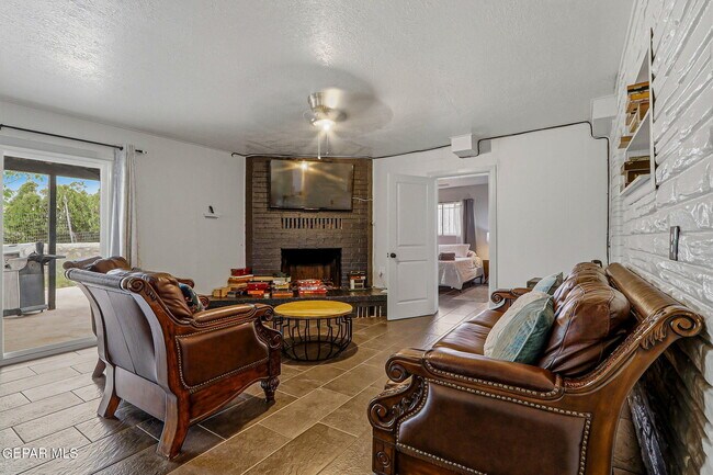 Building Photo - 5912 Delta Dr