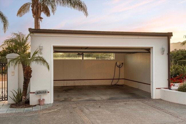 Building Photo - 6060 La Goleta Rd