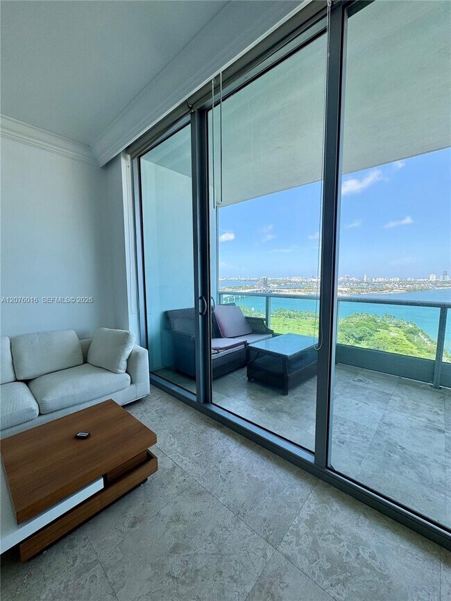 Building Photo - 900 Biscayne Blvd