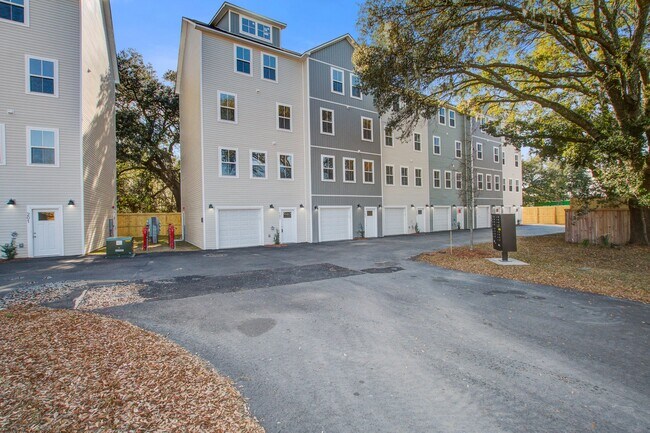 Building Photo - 2161 W Jimtown Dr