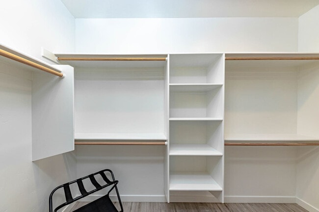 Building Photo - 3611 Breakwater Dr