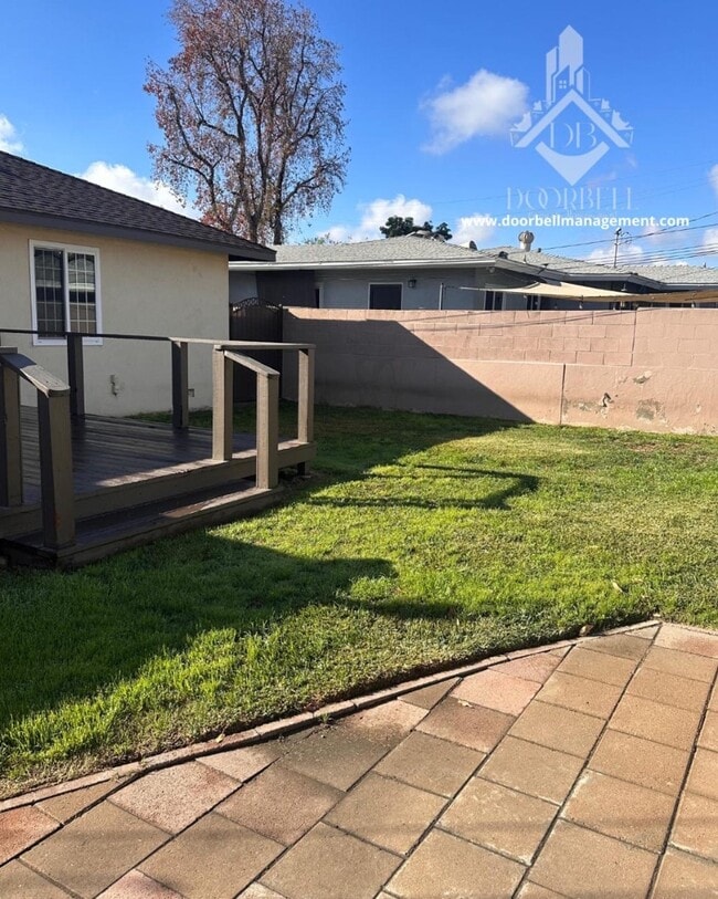 Building Photo - 956 W Harvard Pl