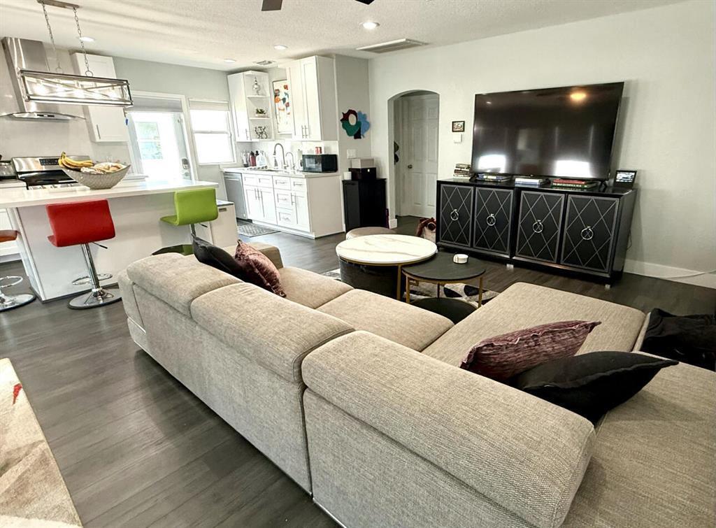 Building Photo - 615 SW 9th St