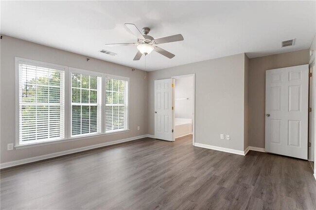 Building Photo - 6250 Whirlaway Dr