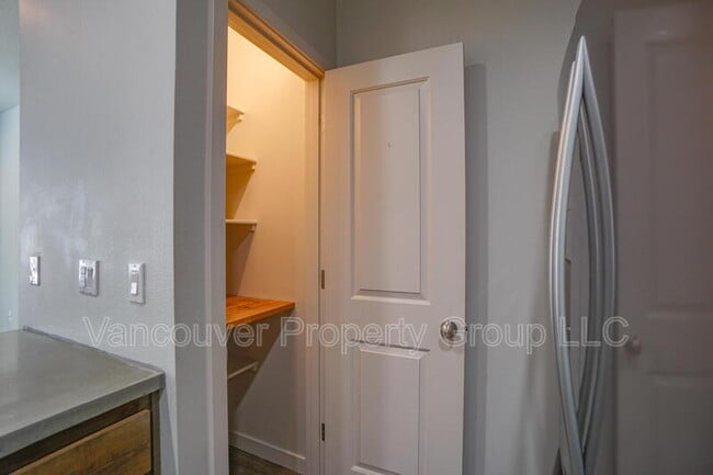 Building Photo - 187 N 44th Pl
