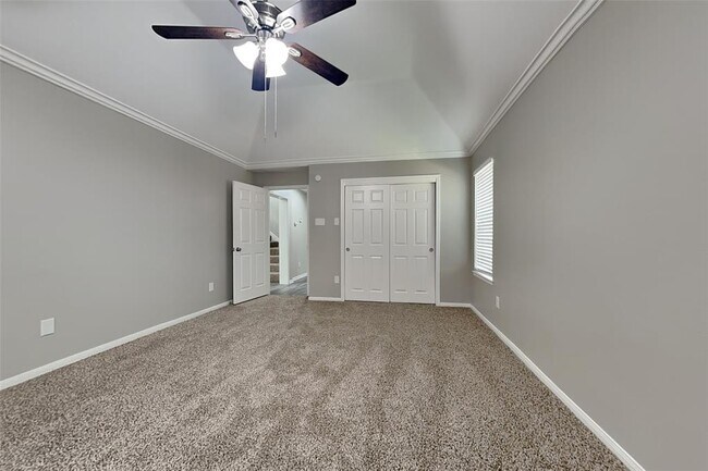 Building Photo - 719 Fernglade Dr
