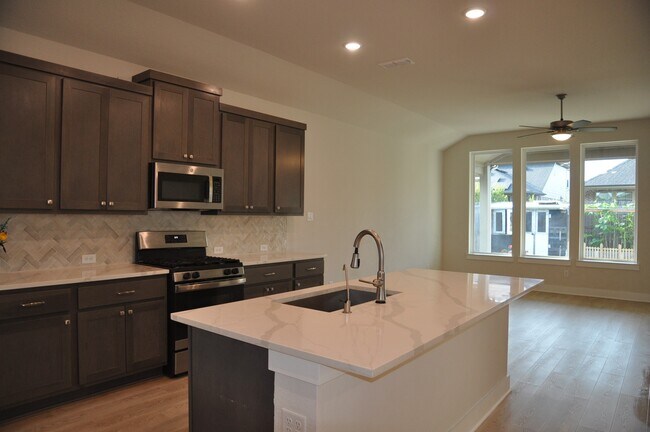 Building Photo - 31822 Grand Orch Ln