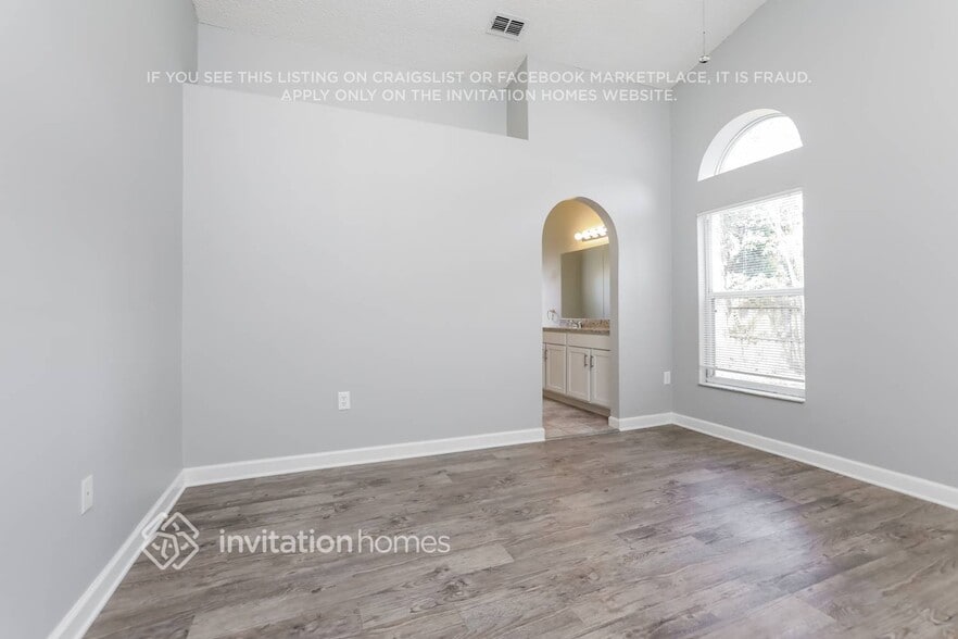Building Photo - 809 Delfino Pl