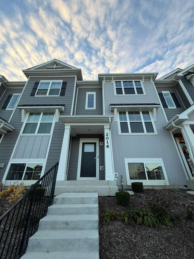 Building Photo - 2016 Yellowstone Blvd