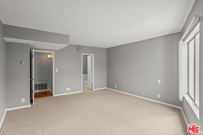 Building Photo - 1122 Peck Dr