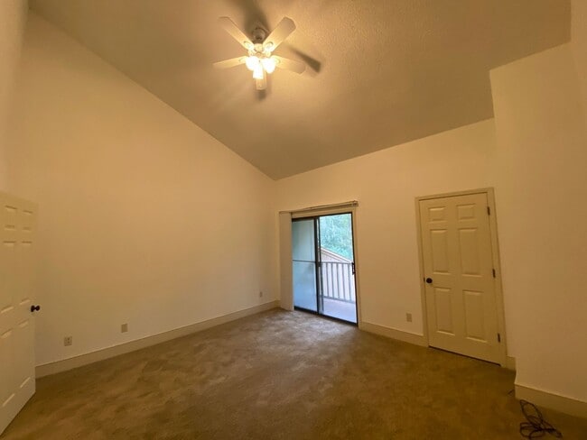 Building Photo - 1730 Beechwood Cir N