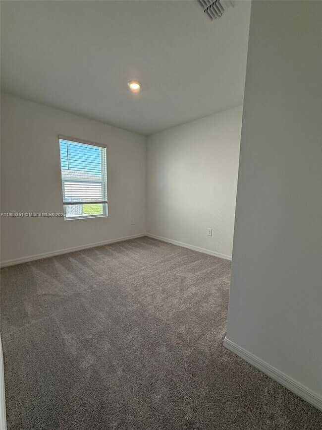 Building Photo - 5658 Nispero Wy