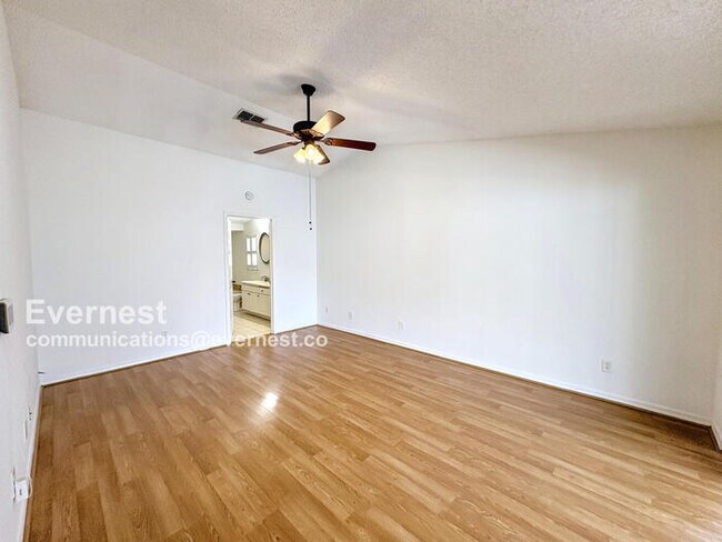 Building Photo - 2604 Sablewood Dr