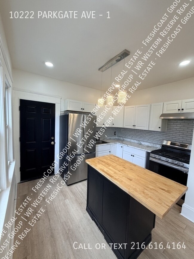 Building Photo - 10222 Parkgate Ave